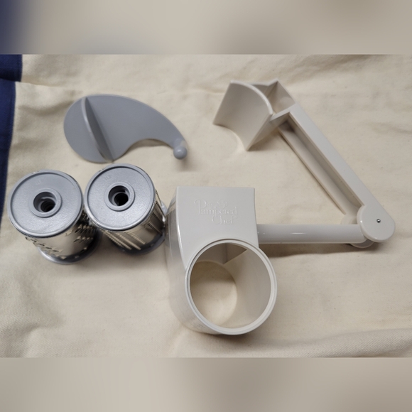 The Pampered Chef Deluxe Rotary Cheese Grater Grinder #1275 Vintage - Picture 3 of 6